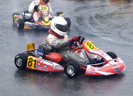 Bo Sørensen fik prøvet regnvejrskørsel med sit nye karting-stel.